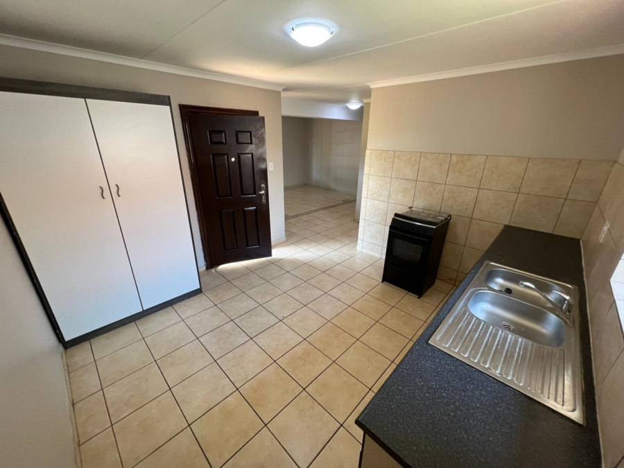 To Let 2 Bedroom Property for Rent in Melodie North West